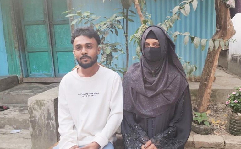 প্রেমের টানে শ্রীলঙ্কান তরুণী ফেনীতে, ইসলাম গ্রহণ করে বিয়ে